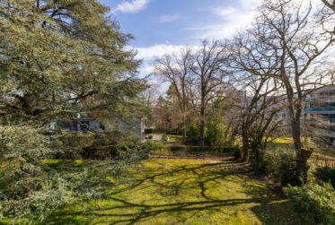 Magnifique duplex en attique à Cologny