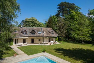 Sublime maison classique en bordure du Golf de Cologny