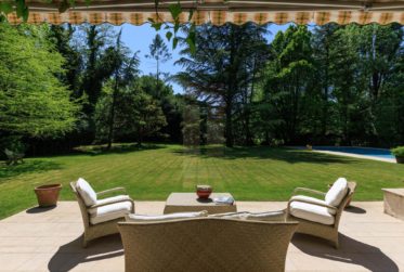 Sublime maison classique en bordure du Golf de Cologny