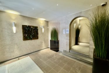 Superbe appartement rénové au coeur de la vieille ville avec vue lac et Cathédrale