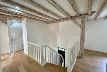 Jolie villa rénovée au coeur de Vessy
