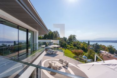 Exceptionnel ! Domaine avec deux villas et vue lac à Cologny