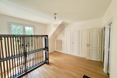 Jolie villa rénovée au coeur de Vessy