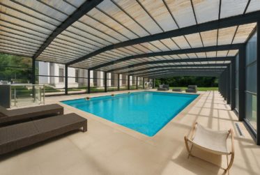 Exclusive house with large garden in Vandoeuvres