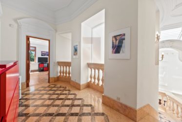 Exclusive house with large garden in Vandoeuvres
