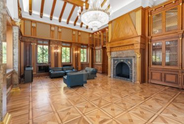 Exclusive house with large garden in Vandoeuvres