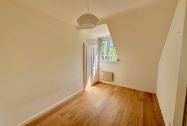 Jolie villa rénovée au coeur de Vessy