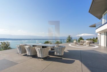 Exceptionnel ! Domaine avec deux villas et vue lac à Cologny