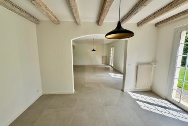Jolie villa rénovée au coeur de Vessy