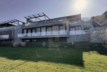 Résidence contemporaine de standing avec vue sur le lac