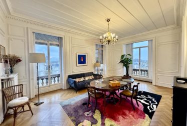 7.5 Rooms Flat