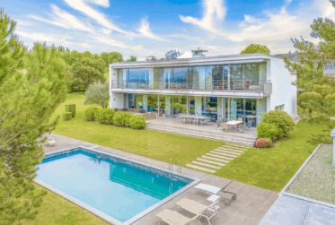 Maison d'architecte à Cologny avec piscine et vue lac