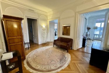 7.5 Rooms Flat