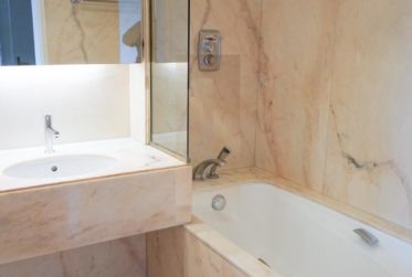 Bel Attique avec vue dégagée