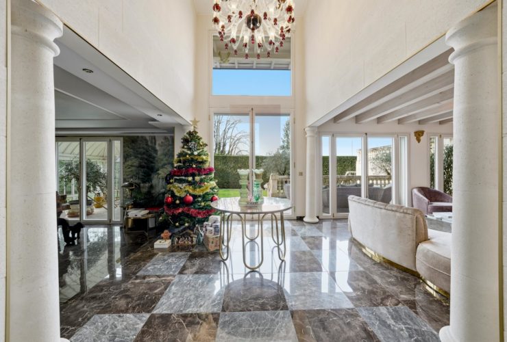 Exclusivité: Magnifique villa classique proche du golf