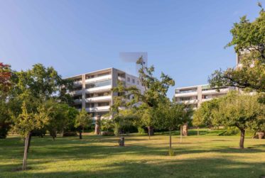 Beautiful turnkey apartment in a residence with a private park