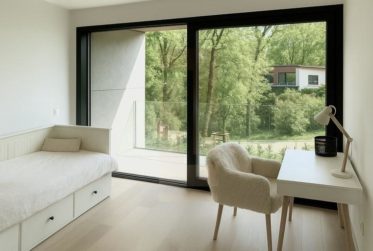 Luxury Penthouse with Lake View