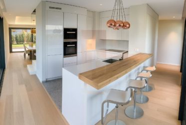 Luxury Penthouse with Lake View