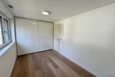 Belle villa familiale contemporaine avec jardin