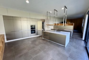 Belle villa familiale contemporaine avec jardin