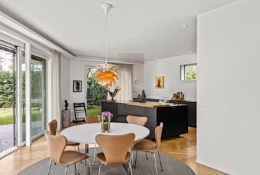 9 Rooms House, Modern house