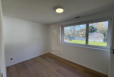 Belle villa familiale contemporaine avec jardin