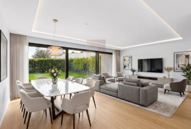 En Exclusivité : Townhouse avec vue lac et piscine dans une résidence haut de gamme