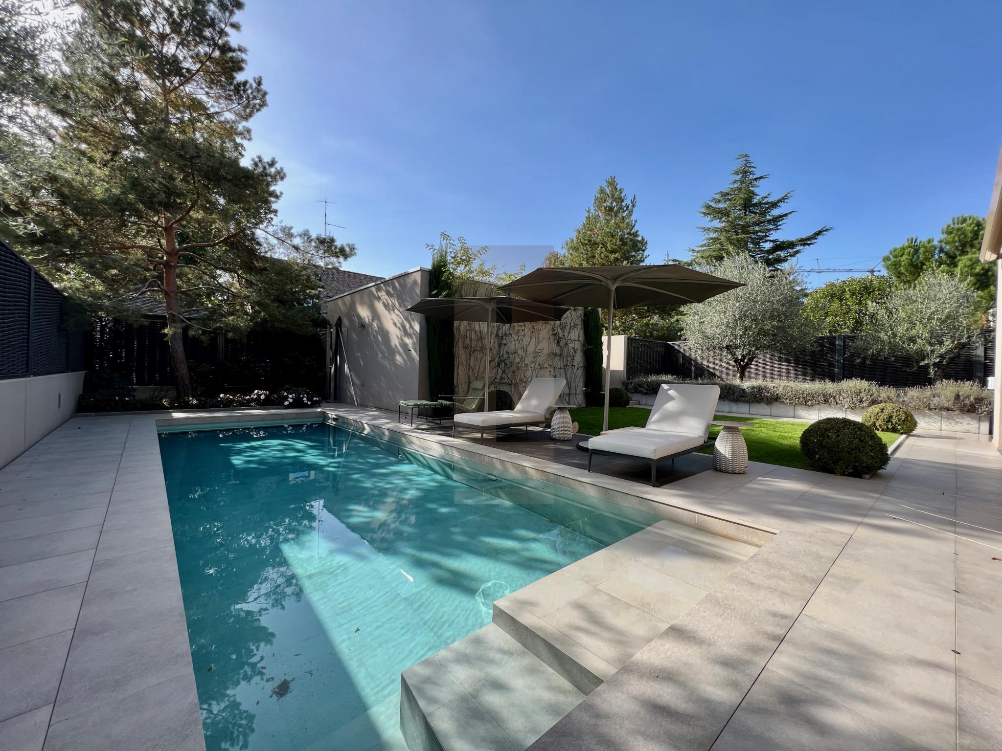 Exclusivité: Magnifique villa contemporaine, clé en mains