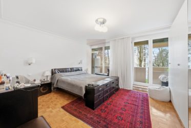 Prestigious dual-aspect apartment in Champel