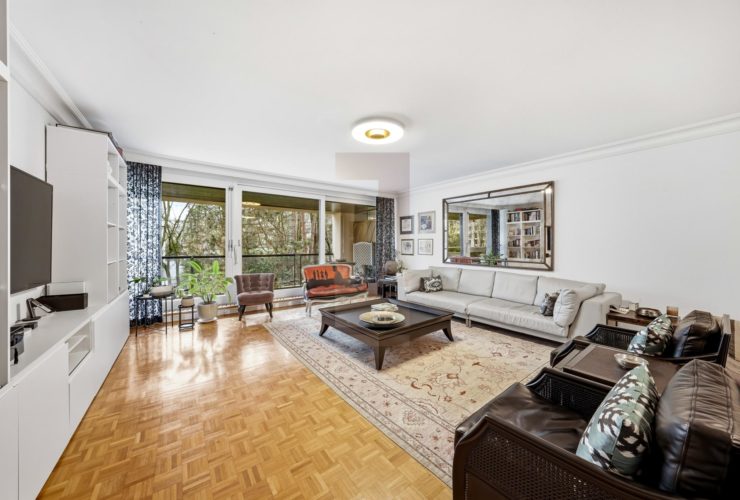 Prestigious dual-aspect apartment in Champel