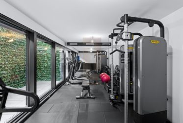 En Exclusivité : Townhouse avec vue lac et piscine dans une résidence haut de gamme