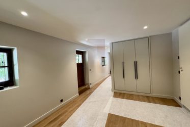11 Rooms House, Individual house