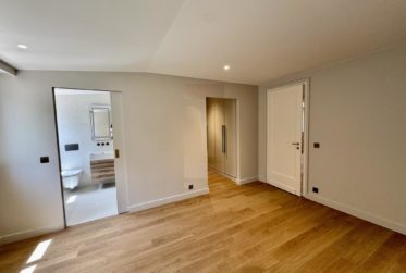 11 Rooms House, Individual house