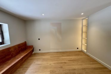 11 Rooms House, Individual house