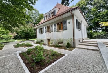 11 Rooms House, Individual house