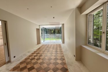 11 Rooms House, Individual house