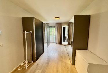 7 Rooms Flat, Apartment with garden