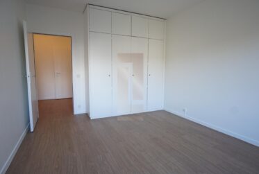 5 Rooms Flat