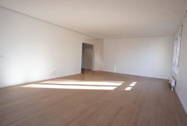 5 Rooms Flat