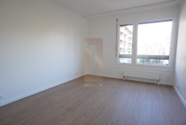 5 Rooms Flat