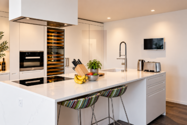 Élégant duplex contemporain avec double hauteur et services hôteliers