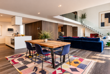 Élégant duplex contemporain avec double hauteur et services hôteliers