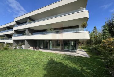 Superbe appartement meublé en rez de jardin